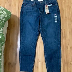 NWT Levi’s Wedgie Skinny Jeans